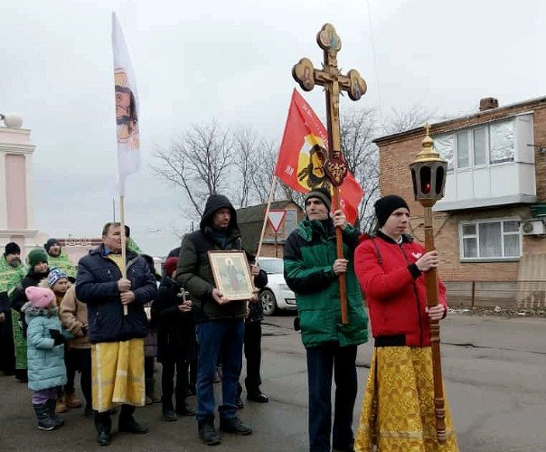 Ксения Петербургская: моление на месте будущего храма