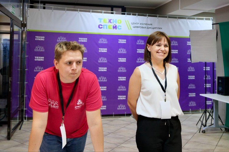 преподаватель Максим Чумак и руководитель Екатерина Кречетова, Усть-Лабинский "Техноспейс"