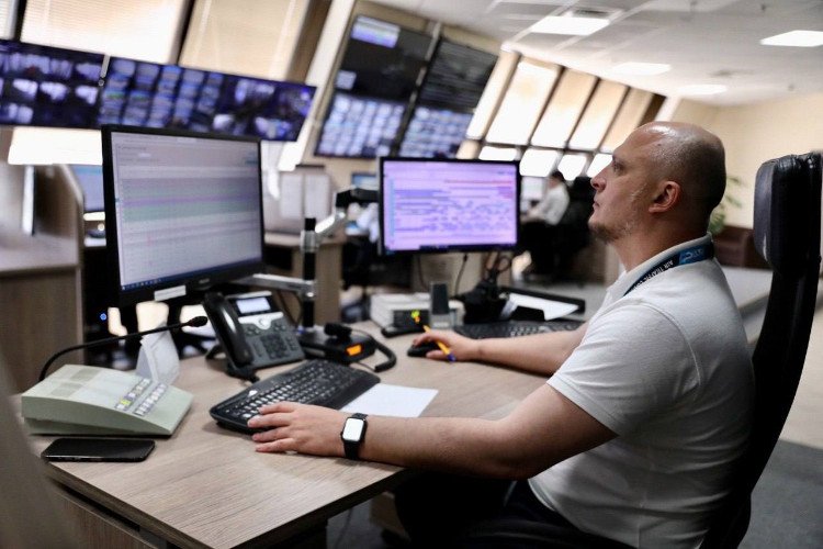 Сотрудник международного аэропорта Сочи