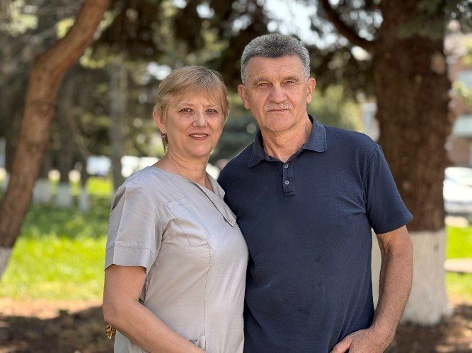 40 лет рука об руку: усть-лабинская семья Ларюхиных вместе на работе и дома