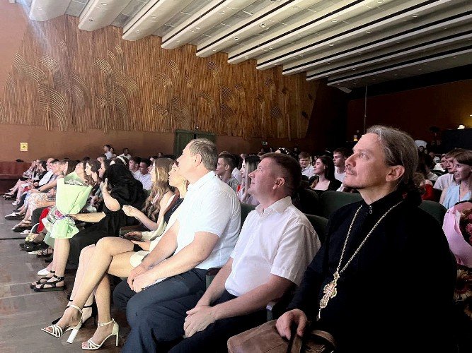 протоиерей дмитрий Гужа, Александр Слепцов, преподаватели и студенты ЛМТ