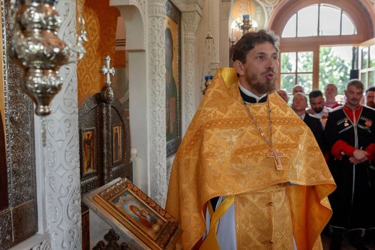 благочинный Усть-Лабинского церковного округа Дионисий Шиегин