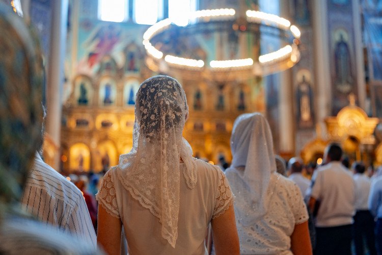 Служба в церкви