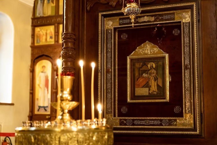 Чудотворная икона "Целительница"
