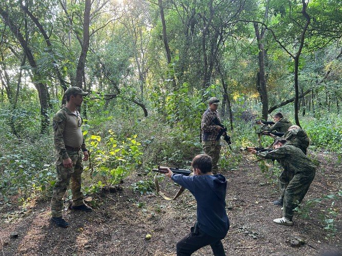 Выполнение боевой задачи в лесу