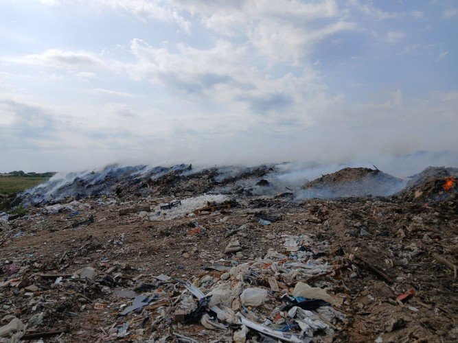 Горение мусорного полигона в пос. Двубратском.