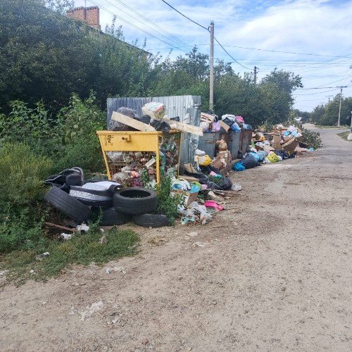 Мусорка на ул. Коллективной в Усть-Лабинске