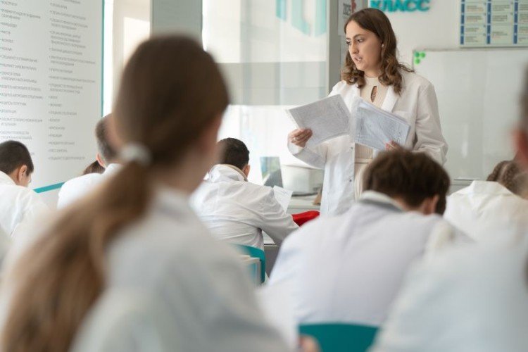 Мария Рябикова ведёт урок