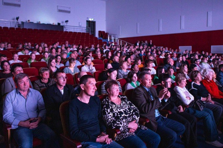 Зрительный зал Дворца культуры «Кубань»