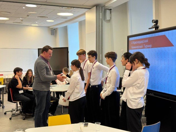 Вручение дипломов участников