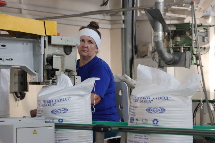 В цеху упаковки продукции