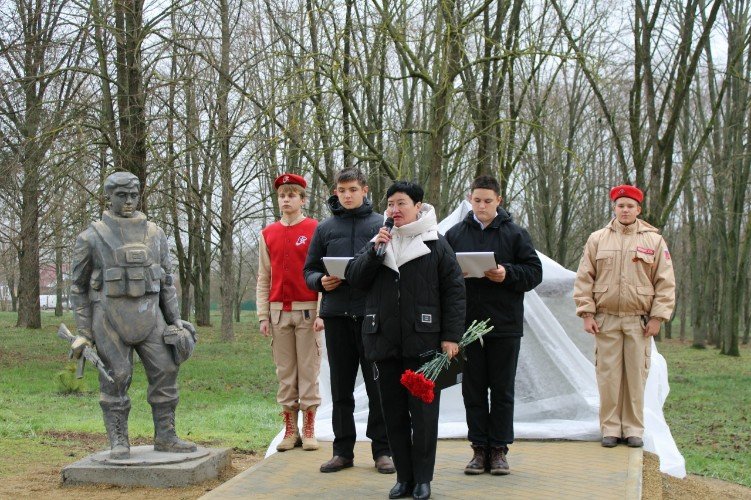 На открытии памятника погибшим героям СВО