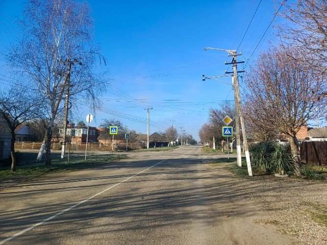 Перекрёсток улиц Коммунистической и Коллективной в Усть-Лабинске