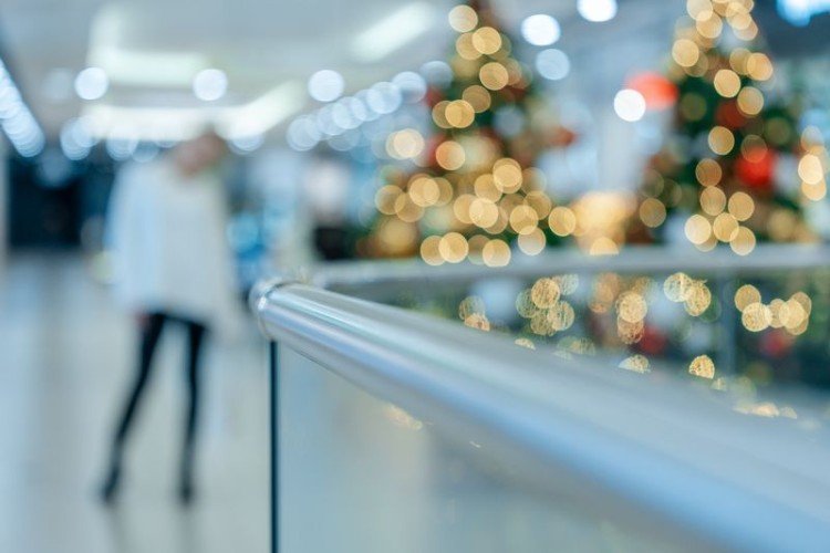 Девушка в ТЦ