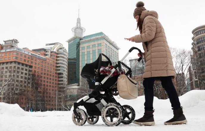 Женщина с коляской