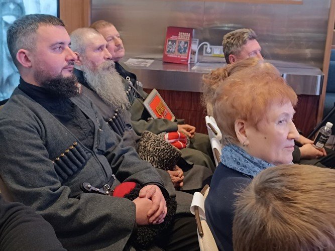 Участники круглого стола