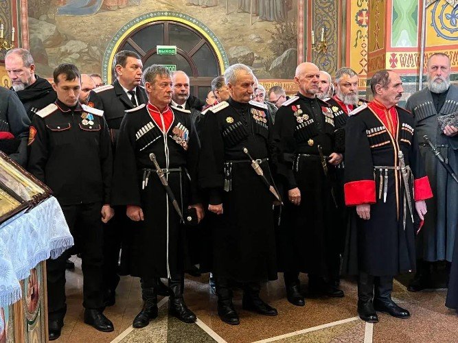 Казаки в храме прп. Сергия Радонежского в Усть-Лабинске