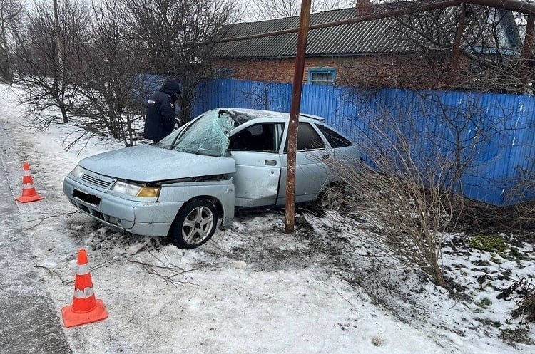 Машина врезалась в столб