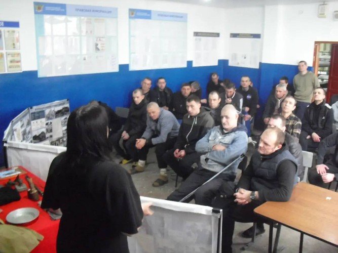 Высьавка в колонии поселения