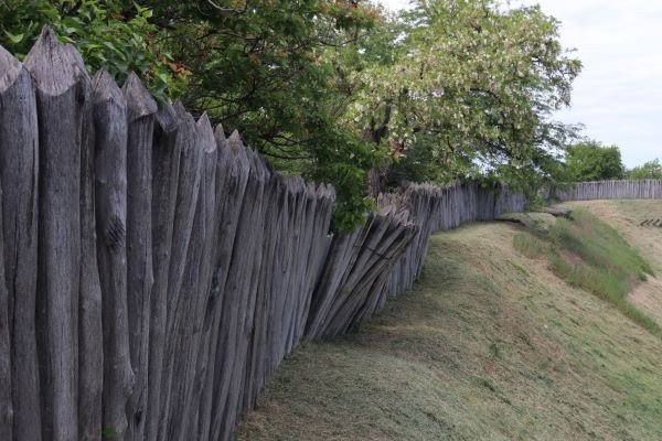 Крепостной частокол