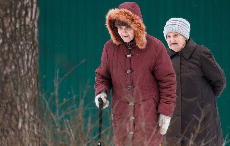 Две пенсионерки