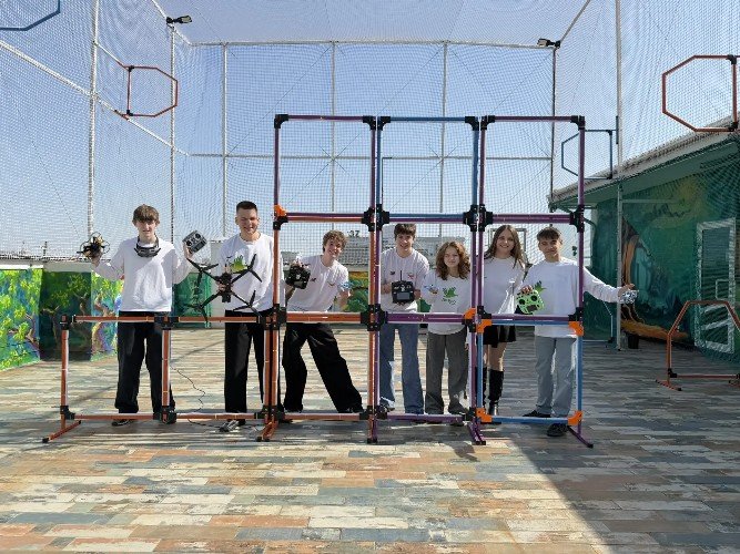 Дети на площадке