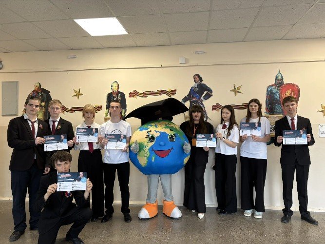 Амбассадоры «МультиЛаб ЭН+» и школьники