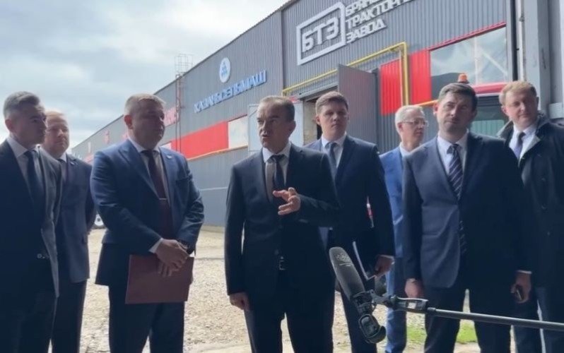 Губернатор на открытии Ценра продаж и сервисного обслуживания «Гомсельмаша»