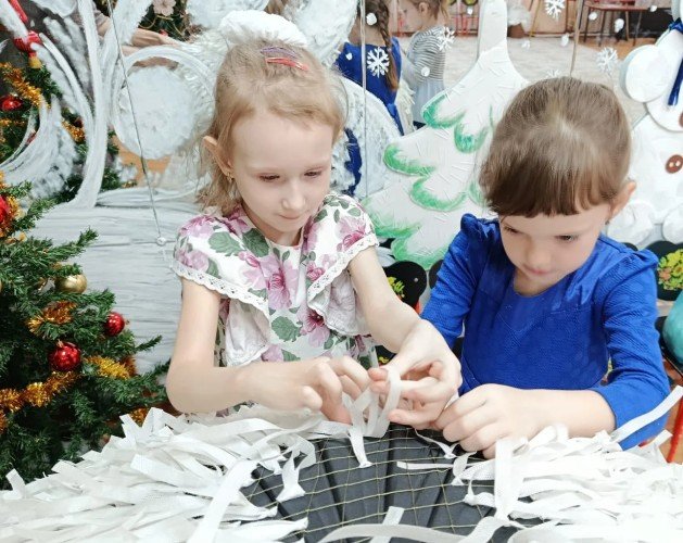 Декти плетут зимнюю маскировку