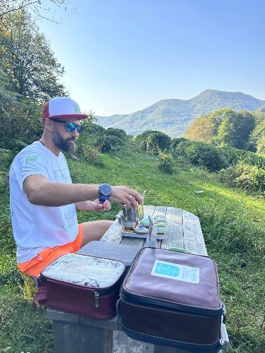 Мужчина с чаем