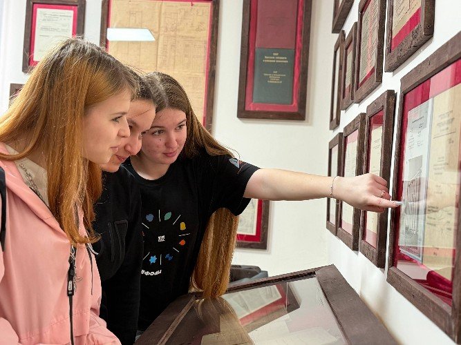 Экскурсия школьников на Ладожском элеваторе