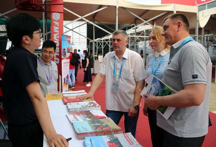 Представители «Прогресс Агро» с китайскими партнёрами