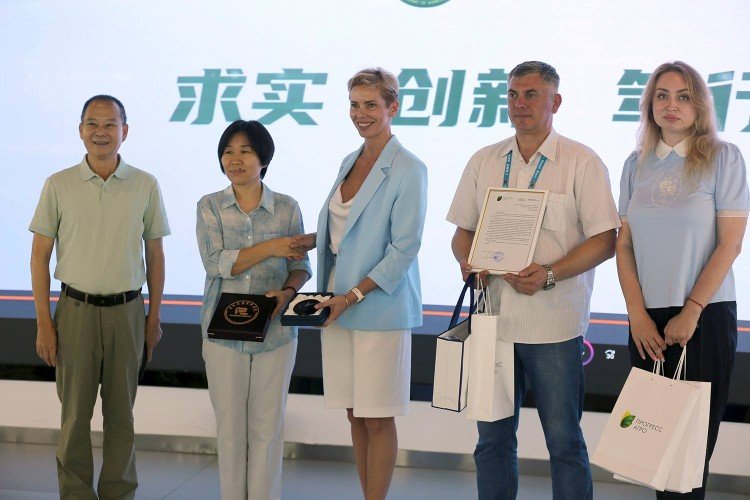 Представители «Прогресс Агро» с китайскими партнёрами