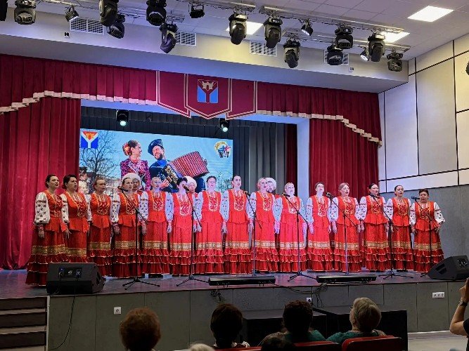народному хору «Кубанская песня», ст. Старомышастовская