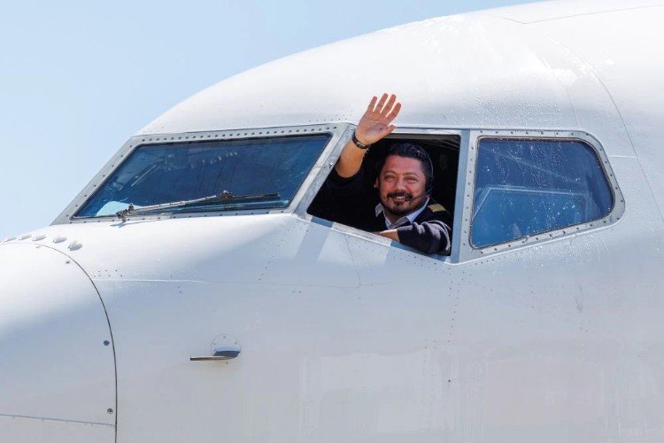 Командир экипажа самолёта