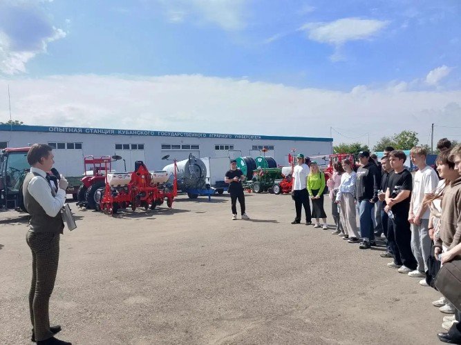 Студенты ЛМТ на опытной станции учебно-опытного хозяйства «Кубань»