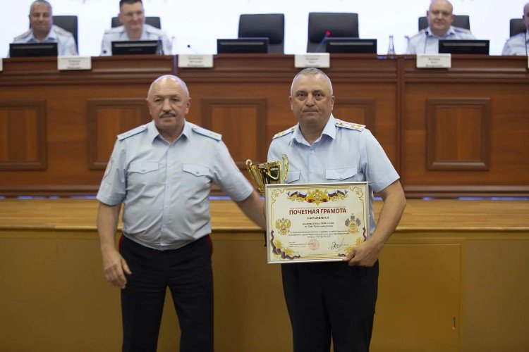 Генерал-лейтенант  ОлегАгарков и полковник полиции Евгений Кузнецов