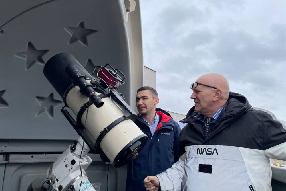 Спутники Илона Маска заметили в небе над Кубанью