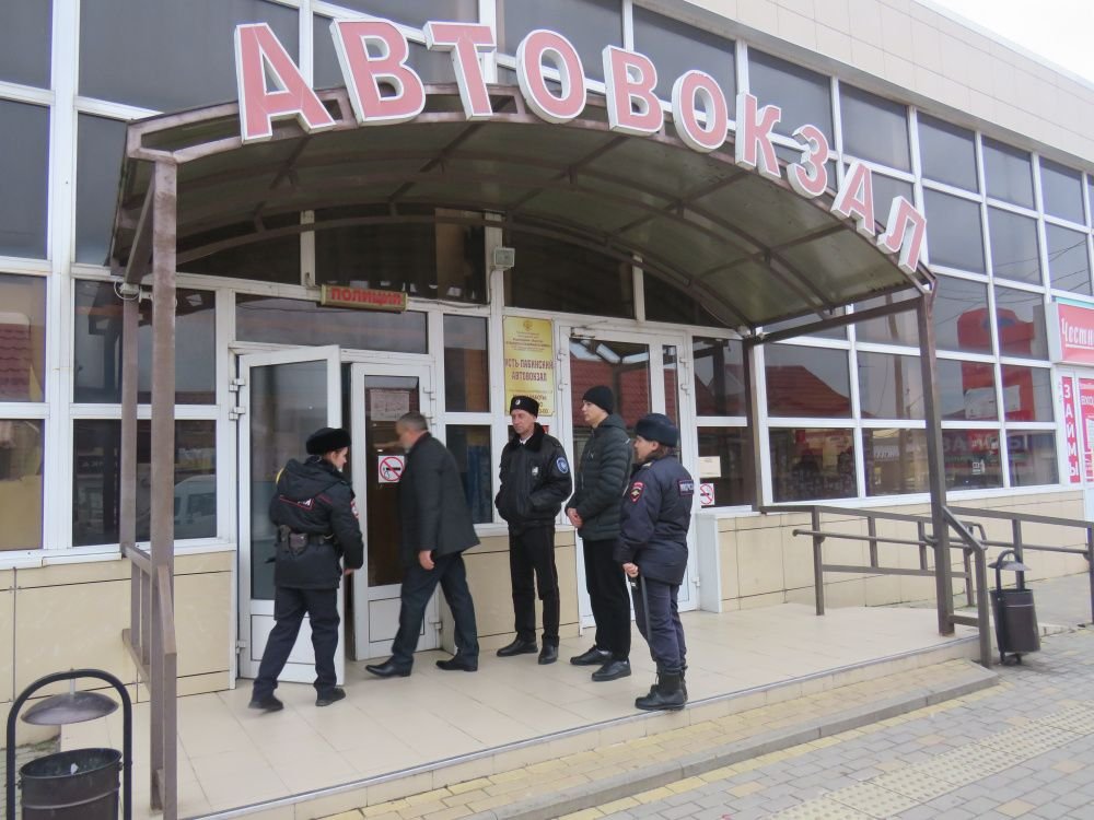 Общественники проверили работу нарядов патрульно-постовой службы полиции в районе