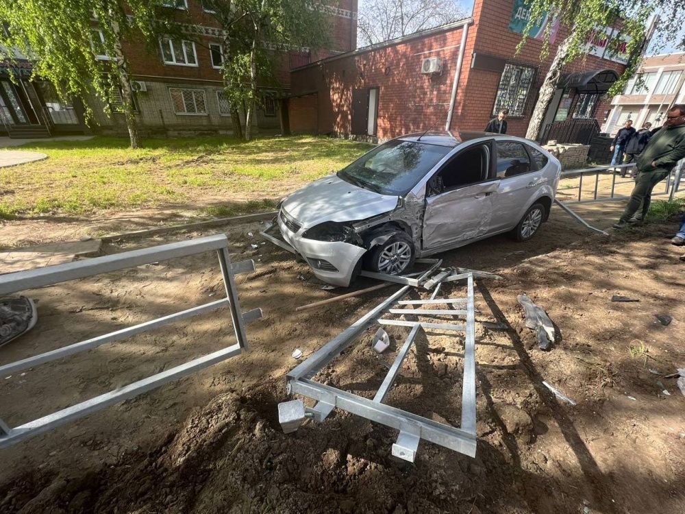 Автоинспекторы Усть-Лабинска прокомментировали аварию с пострадавшим рабочим