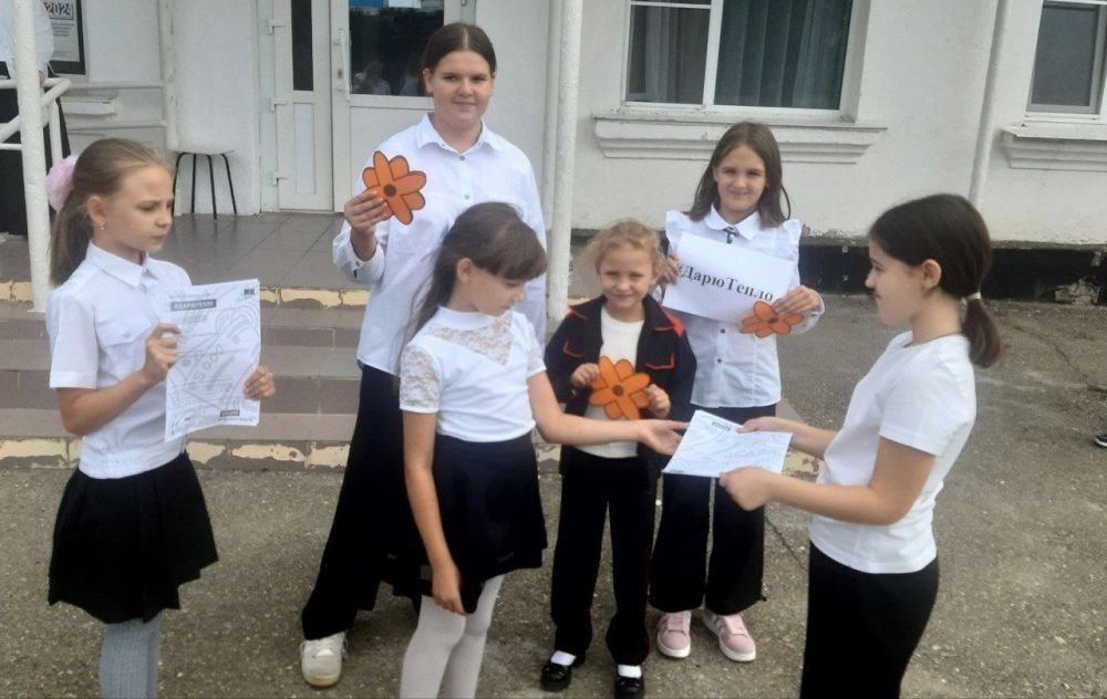 Усть-лабинские школьники дарили тепло