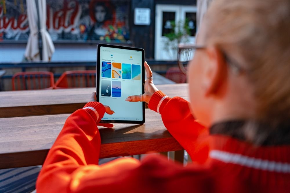 С новой аферой!