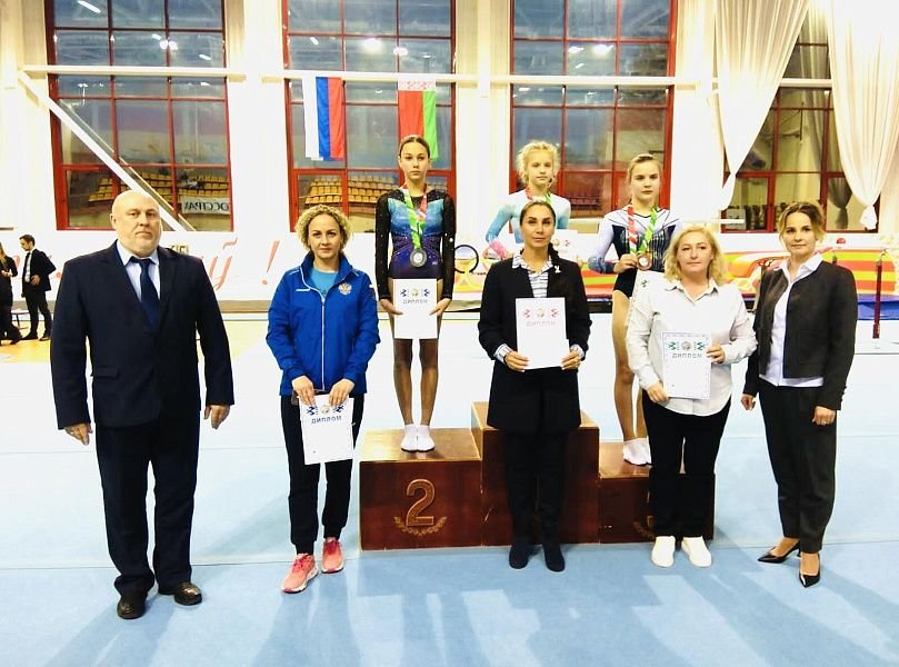 Пять медалей на четверых