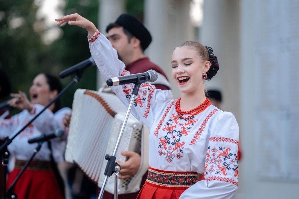 Лолита Григорян победила в первом вокальном реалити-шоу Усть-Лабинска