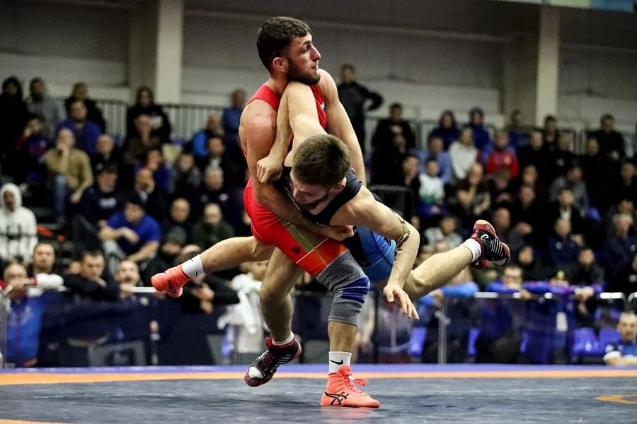 Кубанские борцы завоевали семь медалей на чемпионате России