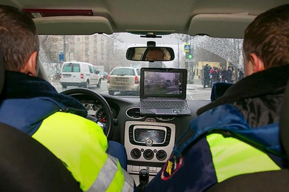 Усть-Лабинские автоинспекторы выявляют нарушения ПДД в ходе скрытого патрулирования