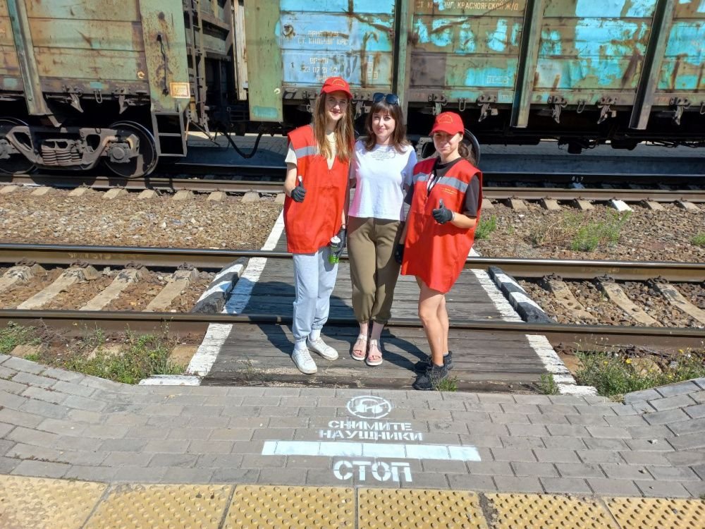 Молодёжным центром "Вектор" обновлены информационные трафареты