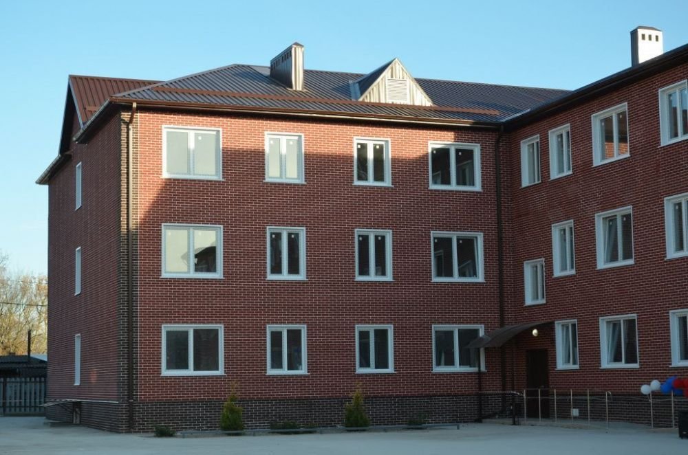 С новым жильём!