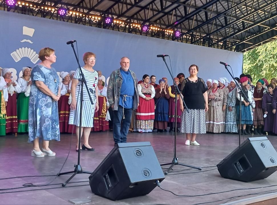 «Напели» автобус