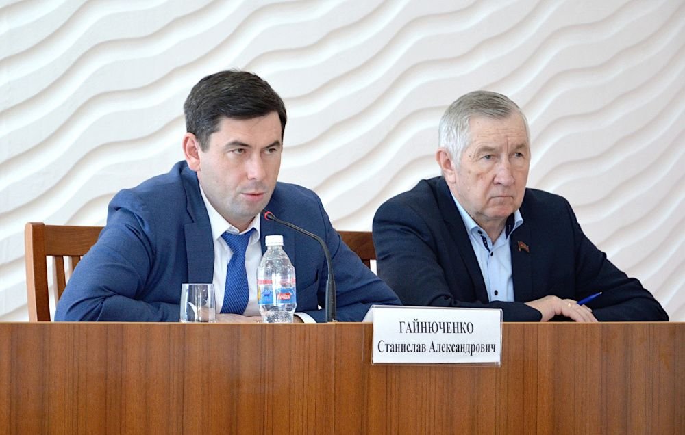 В Усть-Лабинском районе обсудили сельское хозяйство, службу по контракту, качественные товары
